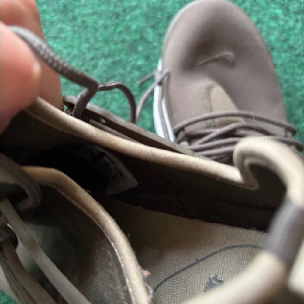 Shoes - Picture 4 of 4